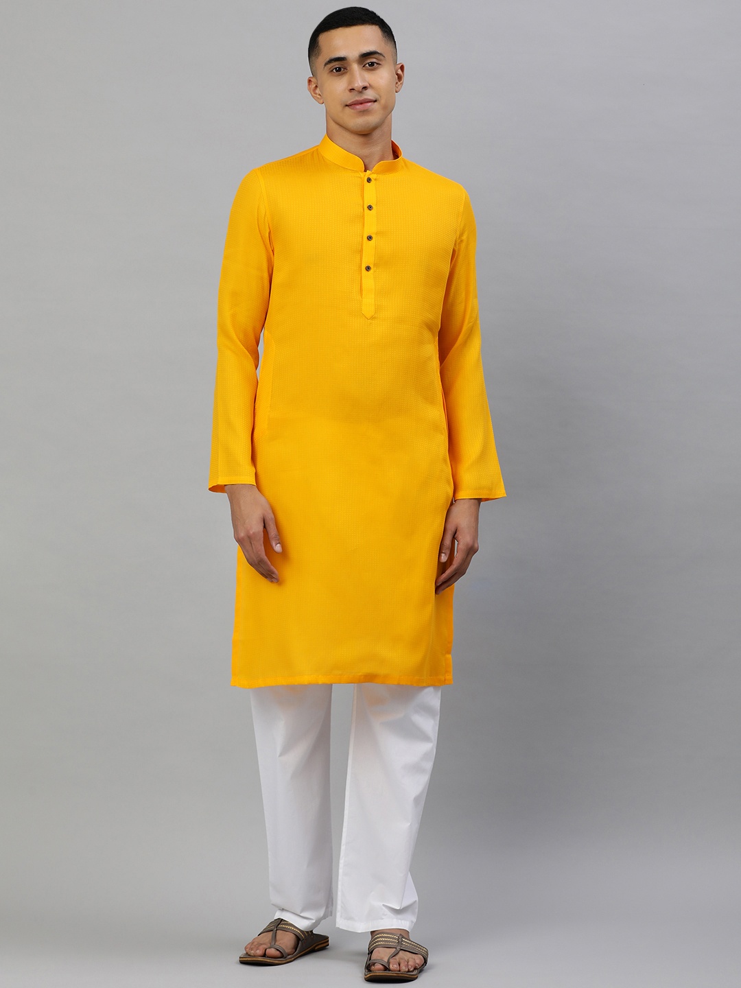 

Manthan Men Yellow Solid Straight Kurta