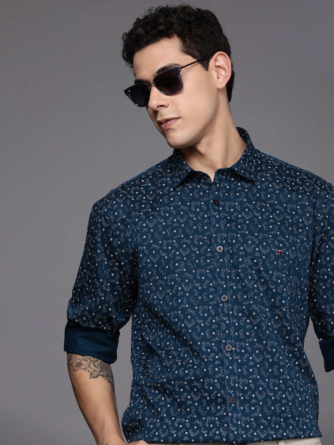 

Louis Philippe Sport Men Navy Blue Slim Fit Floral Printed Casual Shirt
