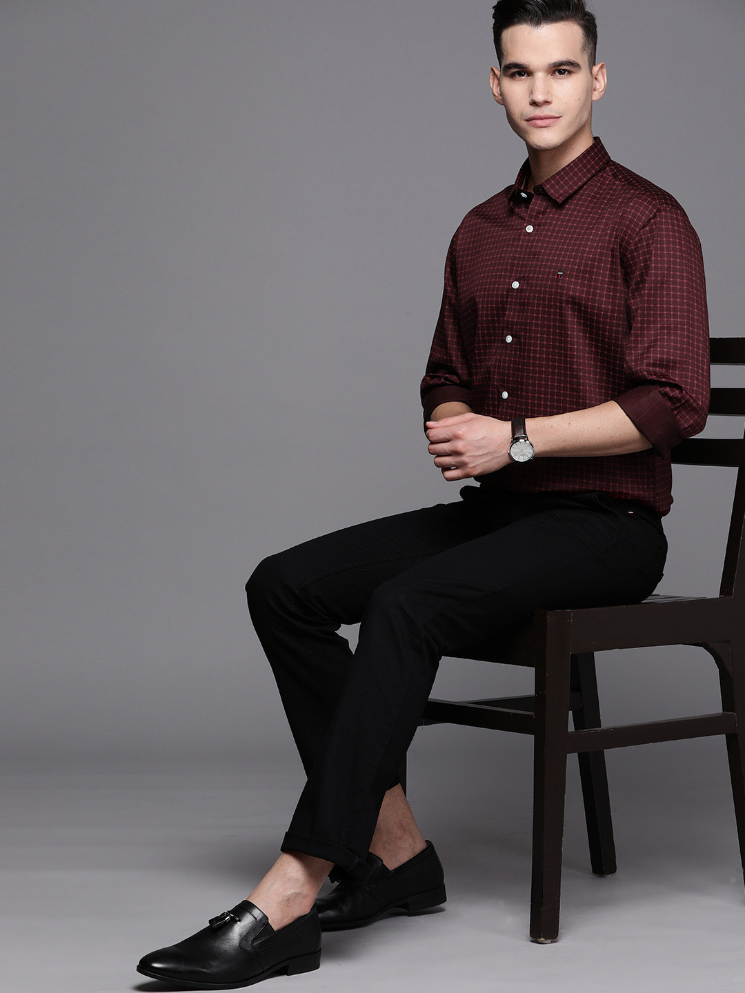 

Louis Philippe Sport Men Slim Fit Checked Pure Cotton Casual Shirt, Maroon
