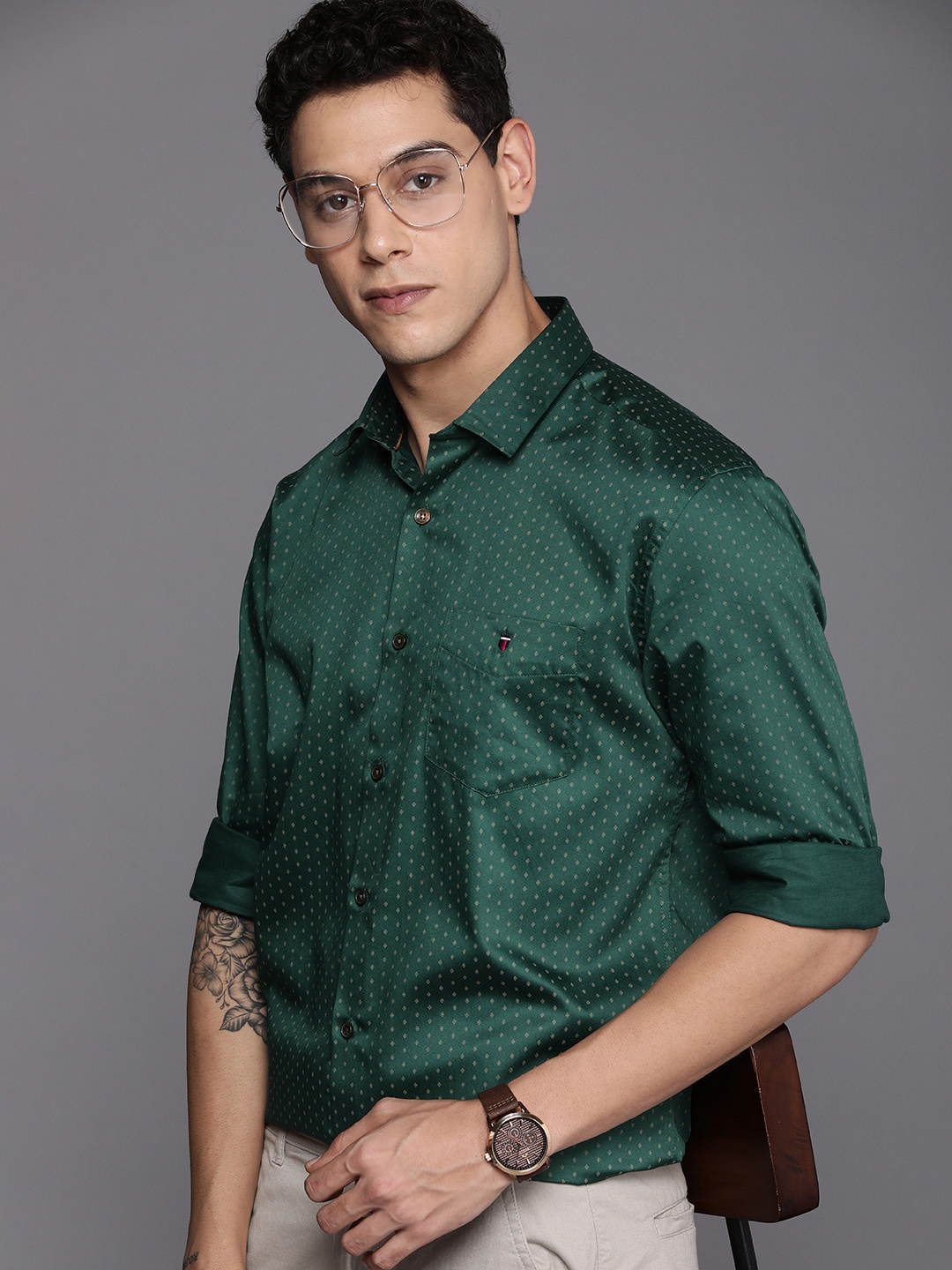 

Louis Philippe Sport Men Green & Orange Slim Fit Printed Casual Shirt