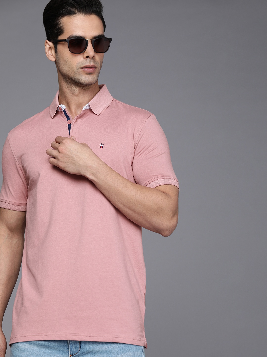 

Louis Philippe Sport Men Rose Solid Polo Collar Slim Fit T-shirt