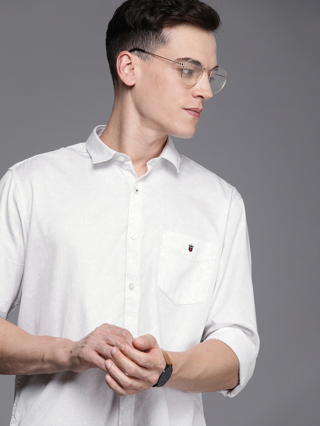 

Louis Philippe Sport Men White Slim Fit Geometric Printed Pure Cotton Casual Shirt