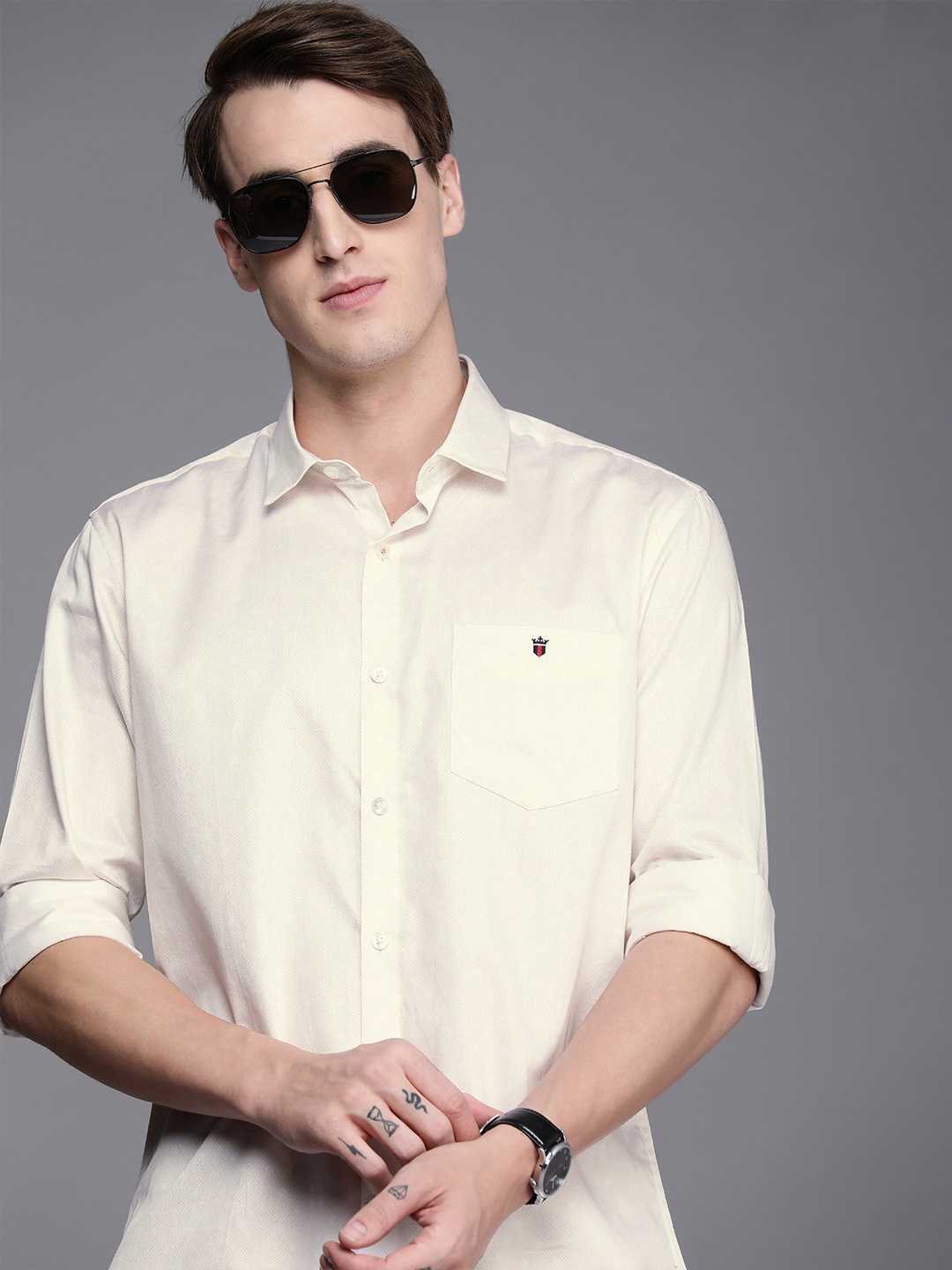 

Louis Philippe Sport Men Off-White Geometric Printed Pure Cotton Slim Fit Casual Shirt