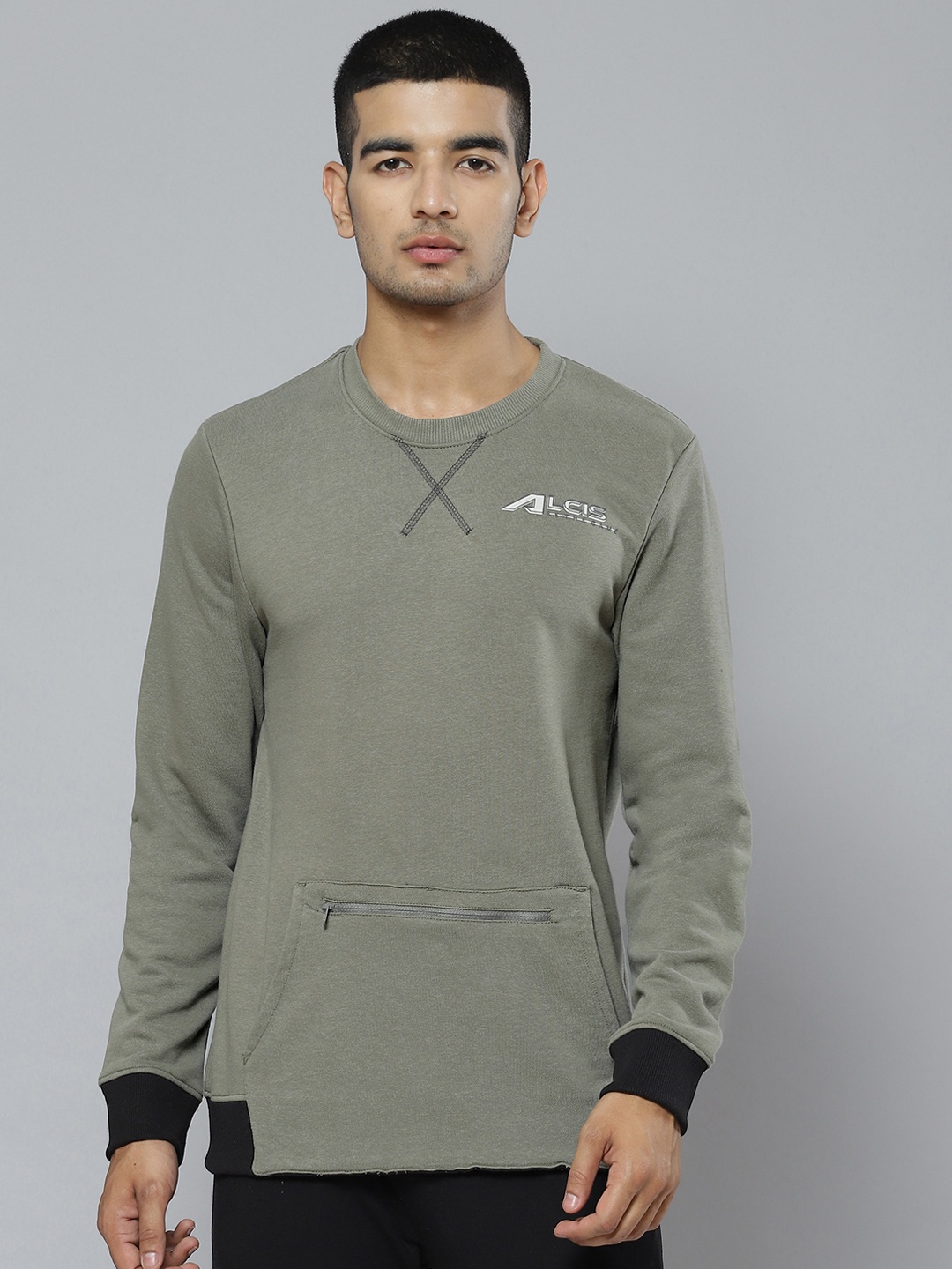 

Alcis Men Colourblocked Sweatshirt, Green