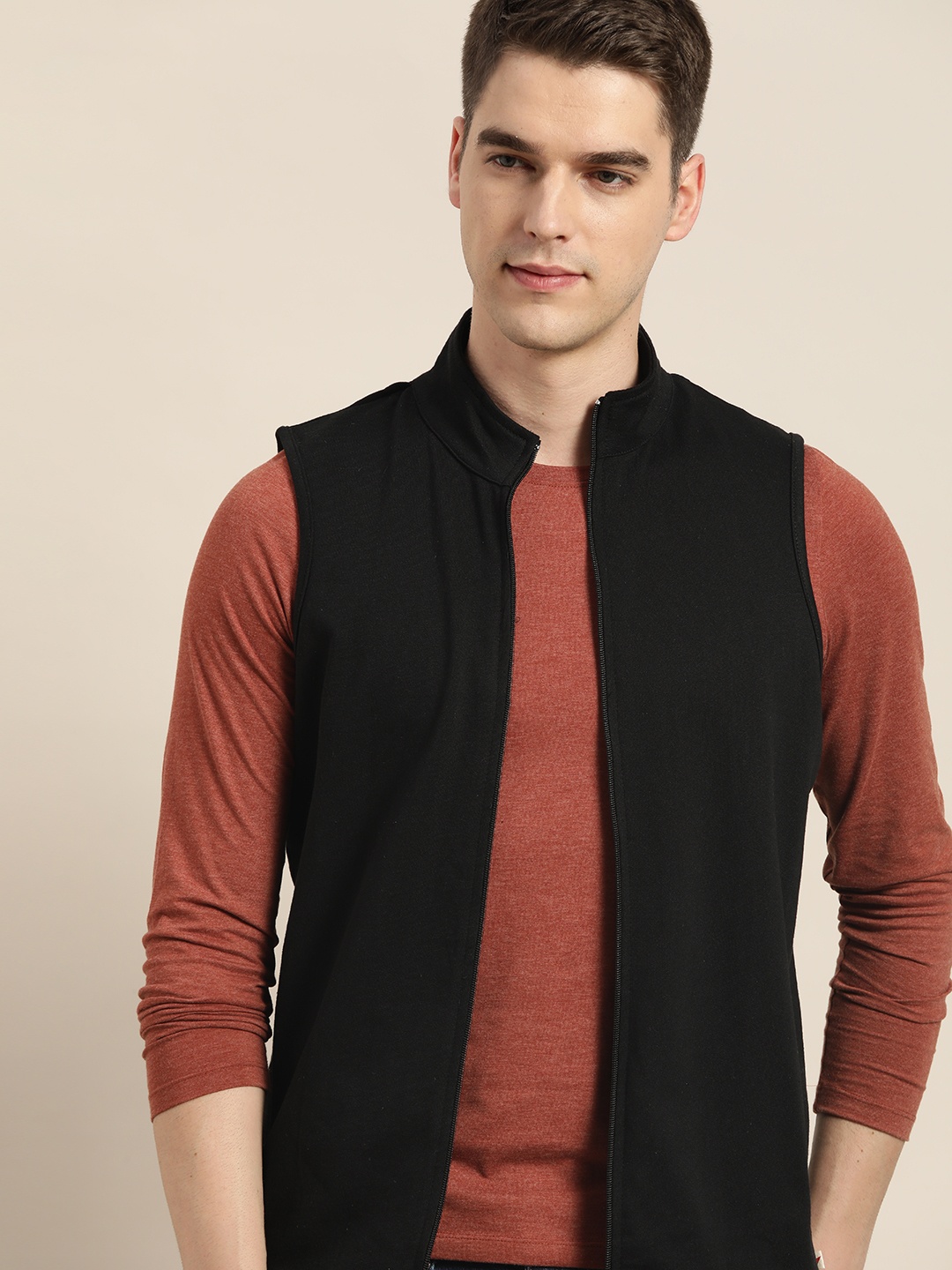 

INVICTUS Men Black Solid Pure Cotton Sweatshirt