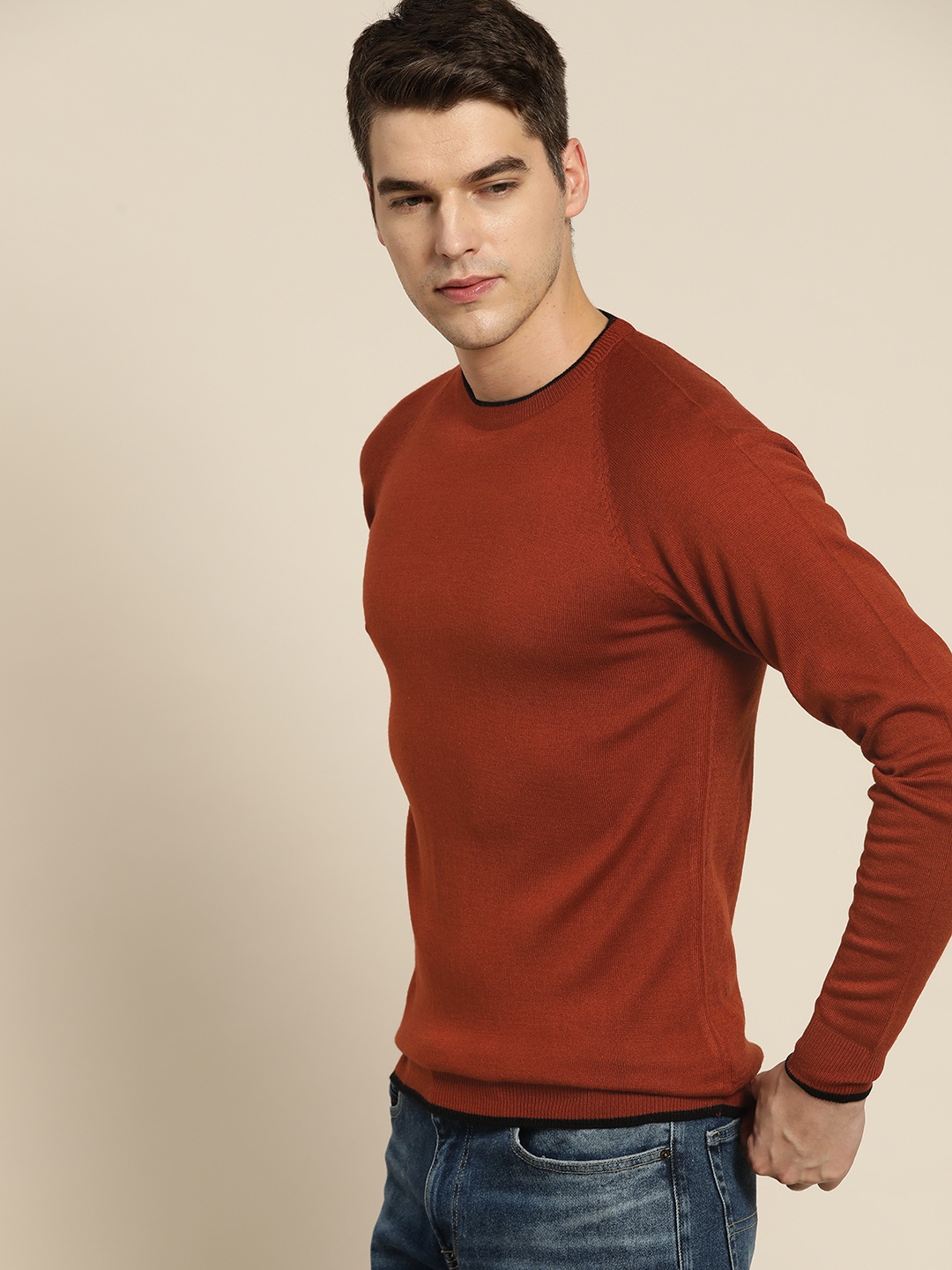 

INVICTUS Men Red Solid Pullover, Rust