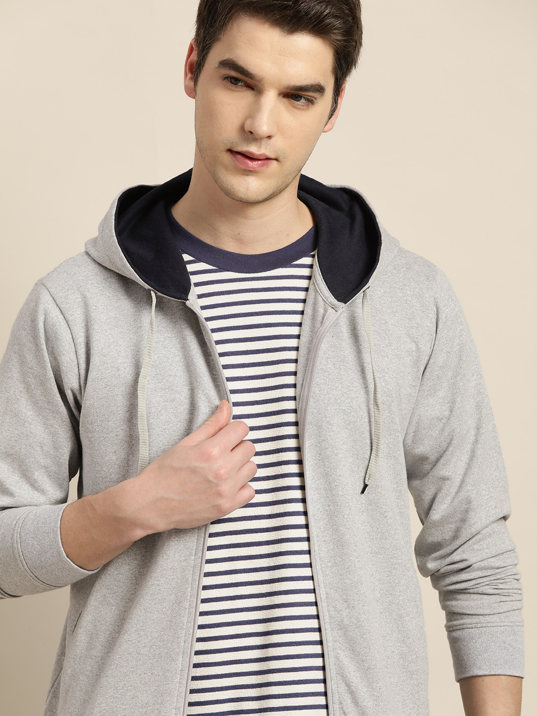 

INVICTUS Men Grey Melange Solid Pure Cotton Front-Open Hooded Sweatshirt