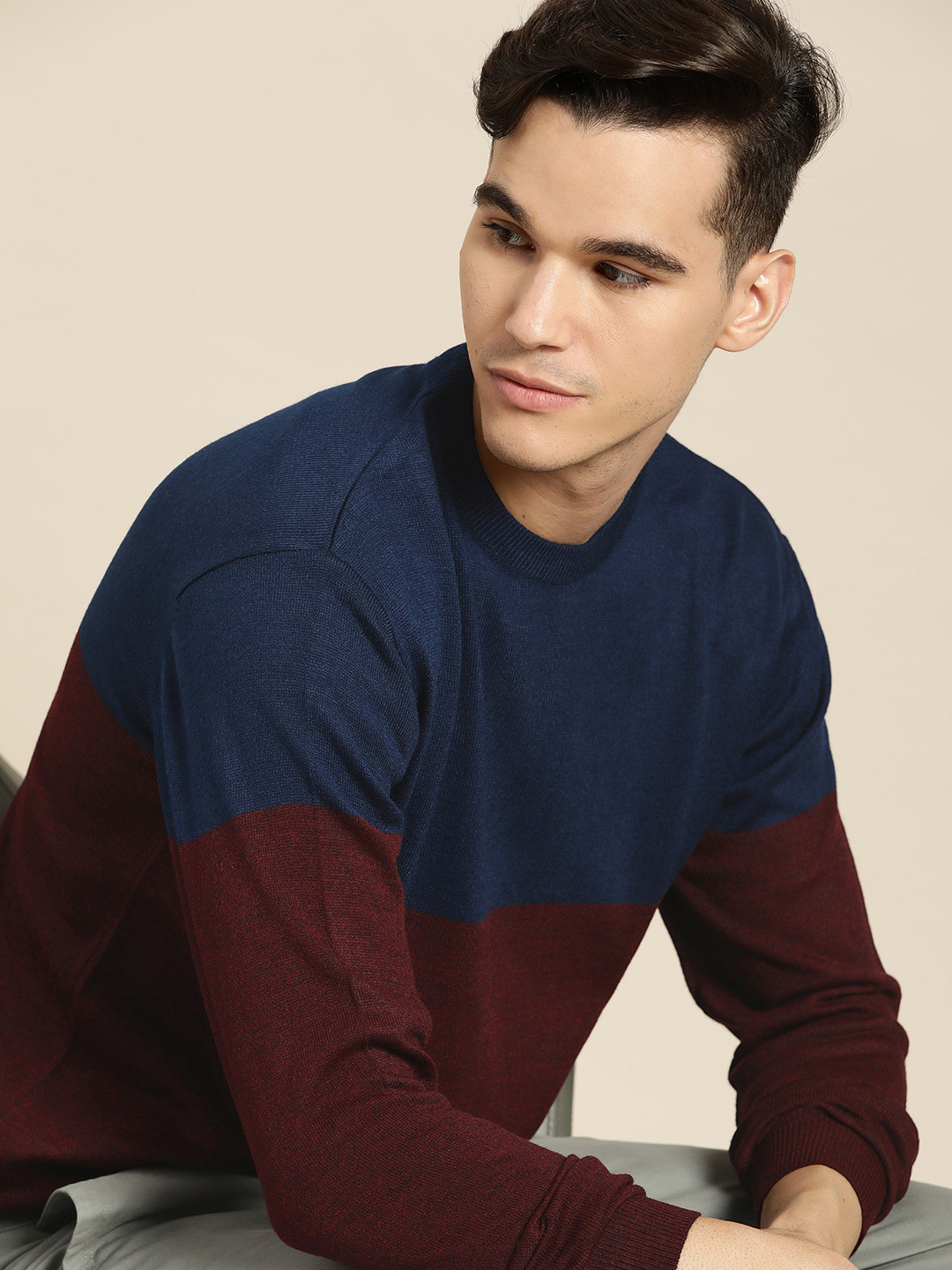 

INVICTUS Men Maroon & Navy Blue Colourblocked Pullover