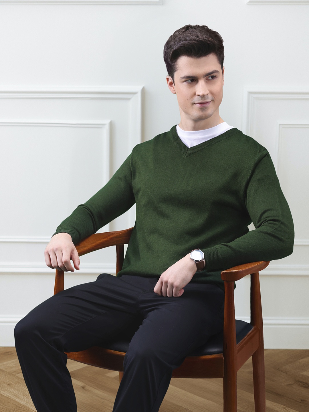 

INVICTUS Men Green V-Neck Knitted Pullover