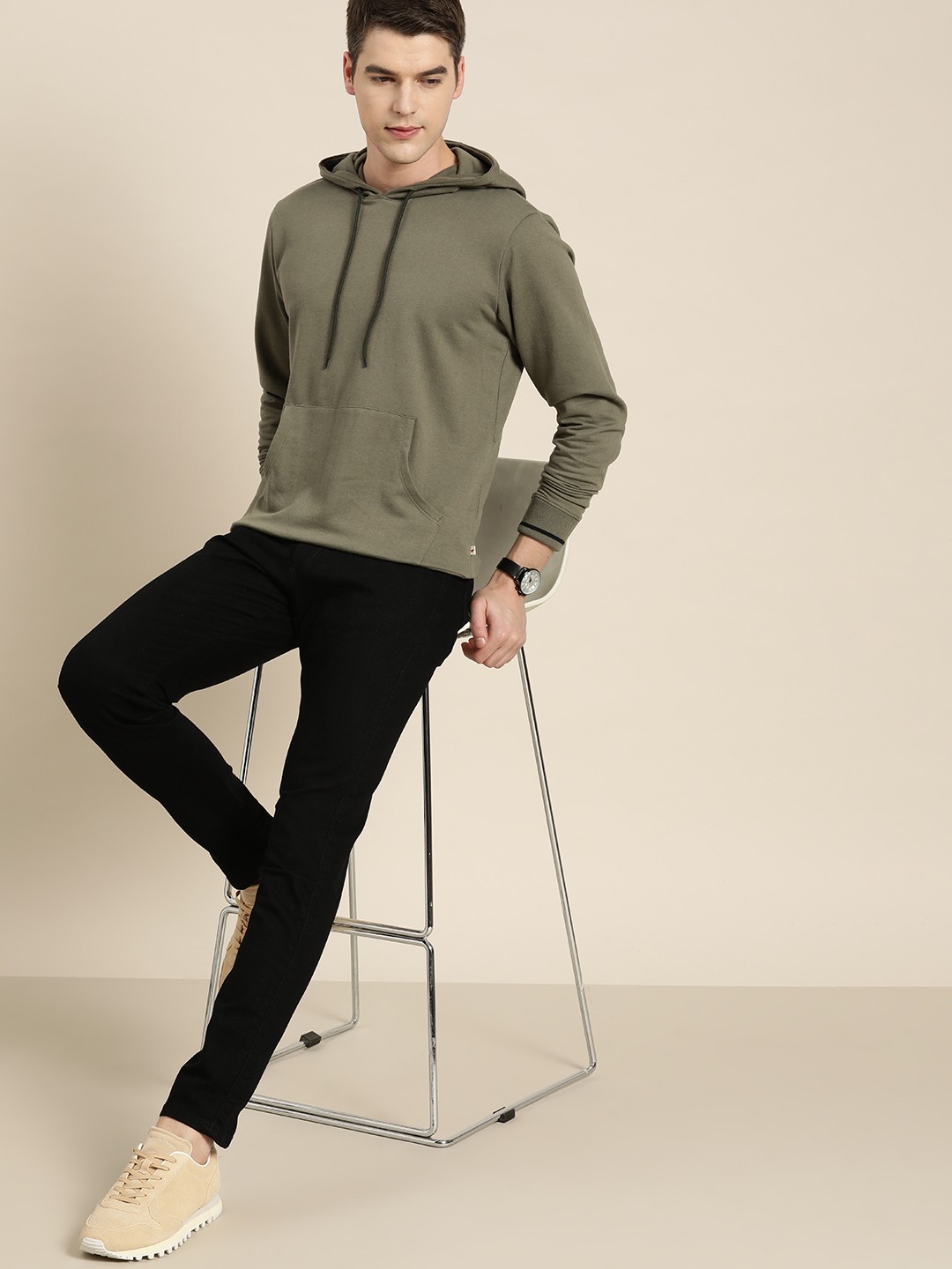 

INVICTUS Men Olive Green Pure Cotton Hooded Sweatshirt