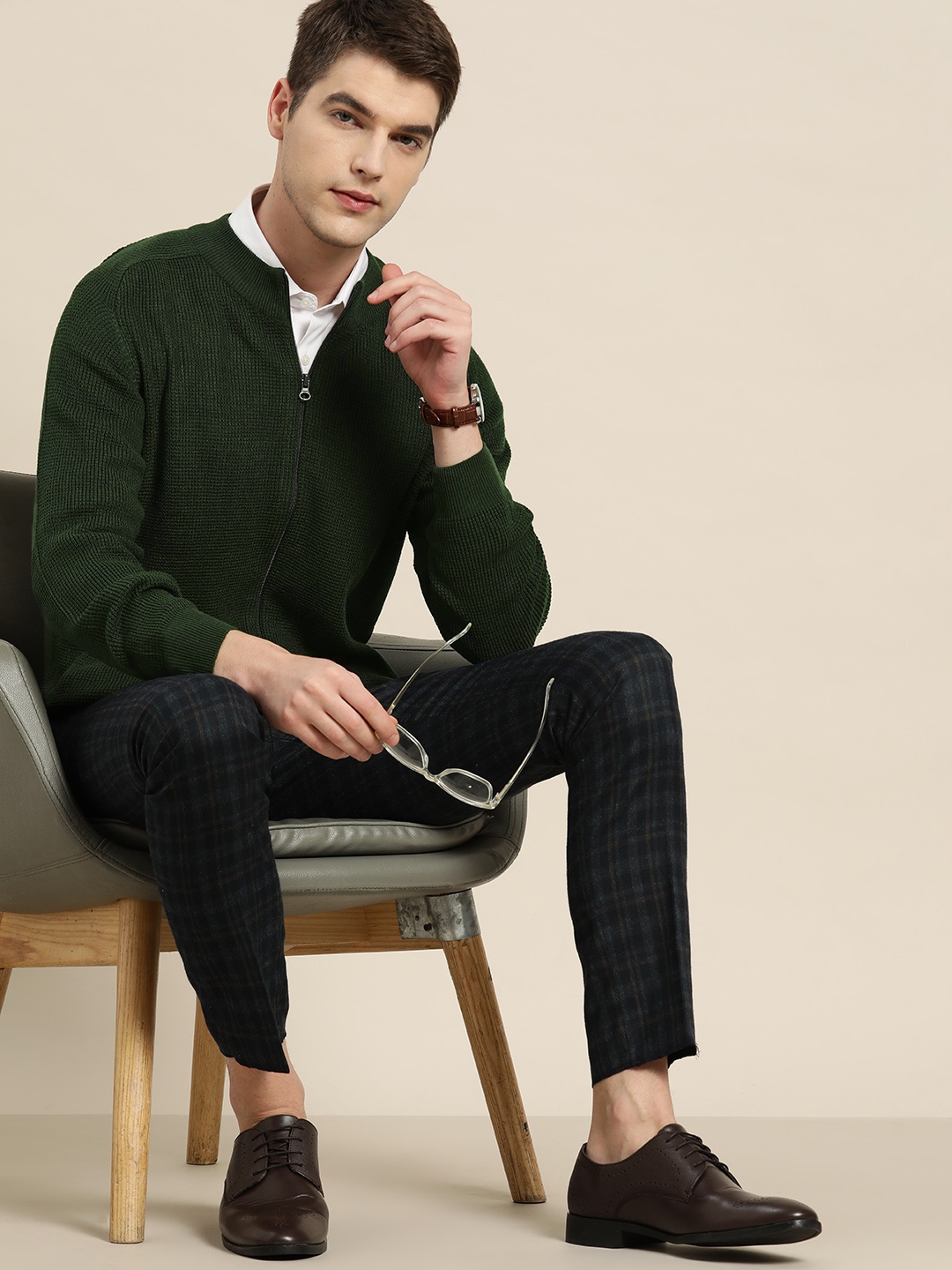 

INVICTUS Men Olive Green Self-Design Acrylic Cardigan