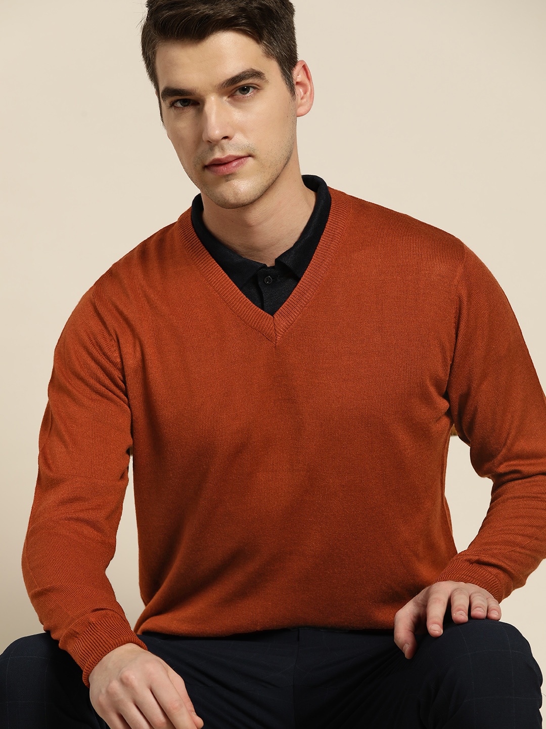 

INVICTUS Men Rust Orange V-Neck Knitted Pullover