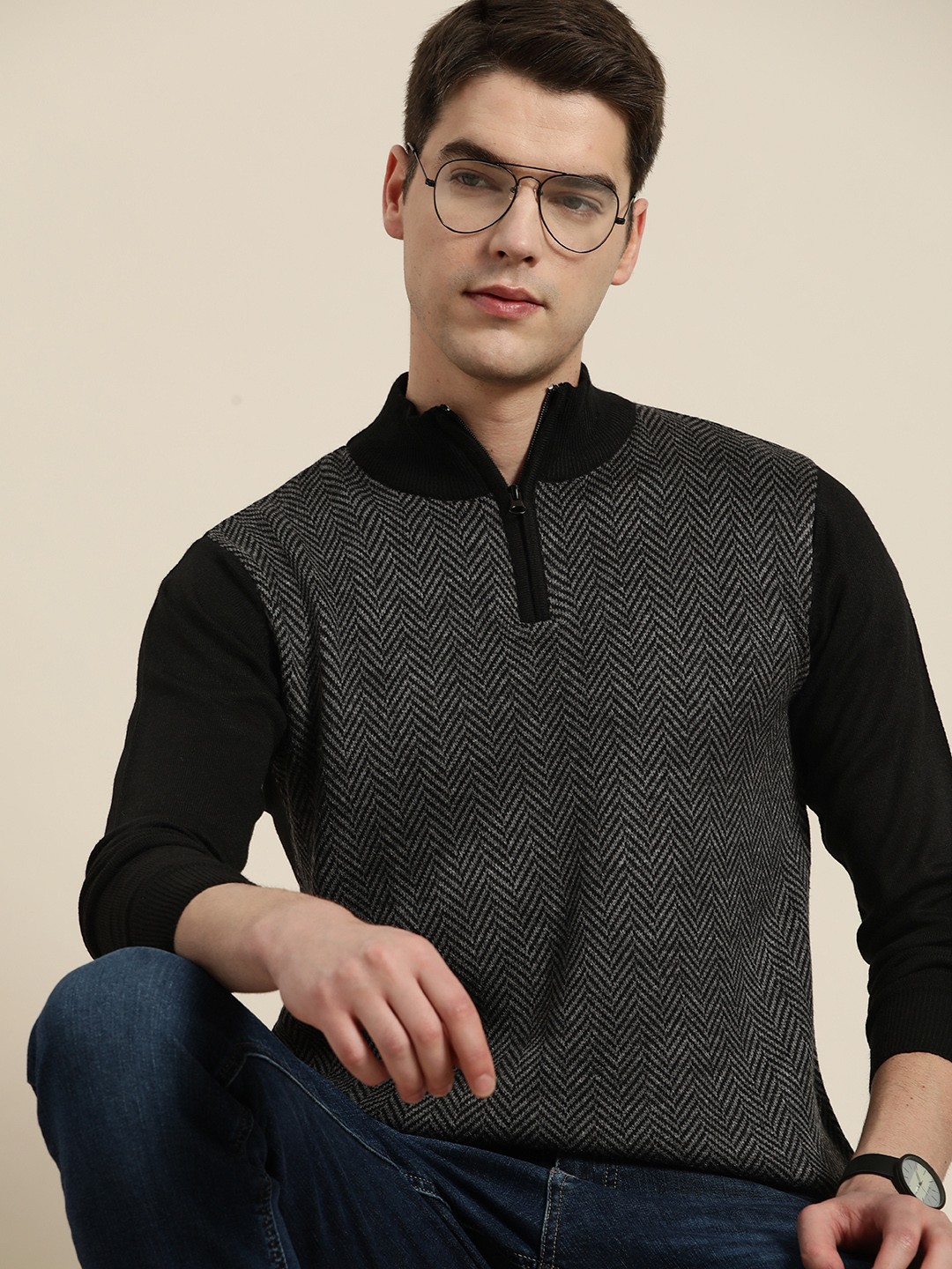 

INVICTUS Black & Grey Self Design Chevron Acrylic Pullover