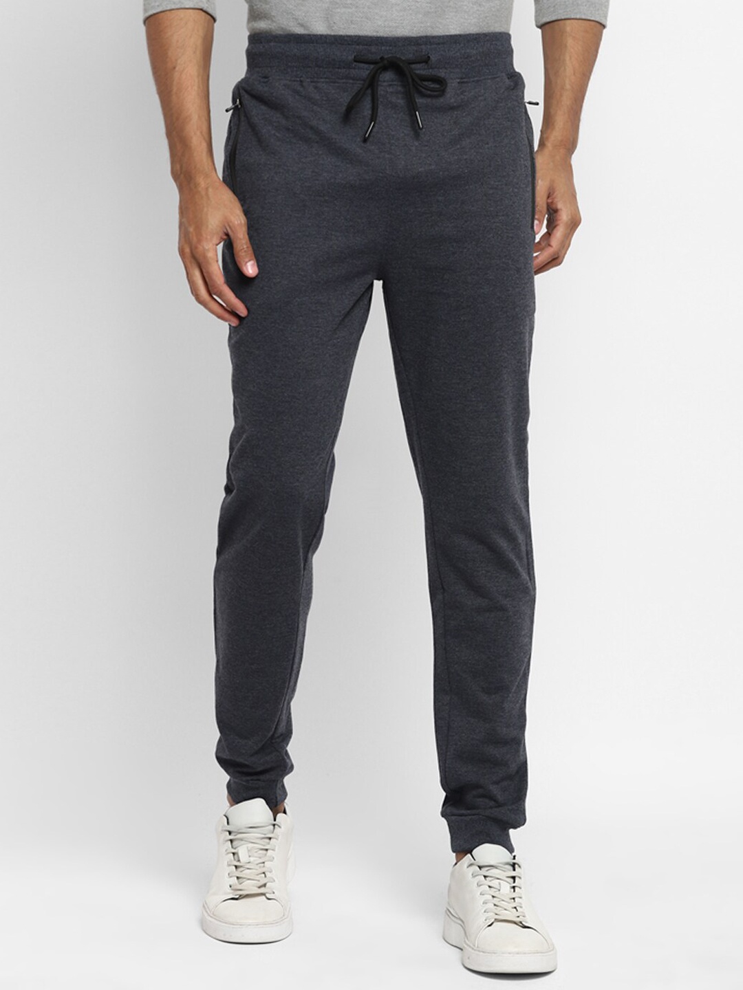 

Turtle Men Charcoal Solid Joggers