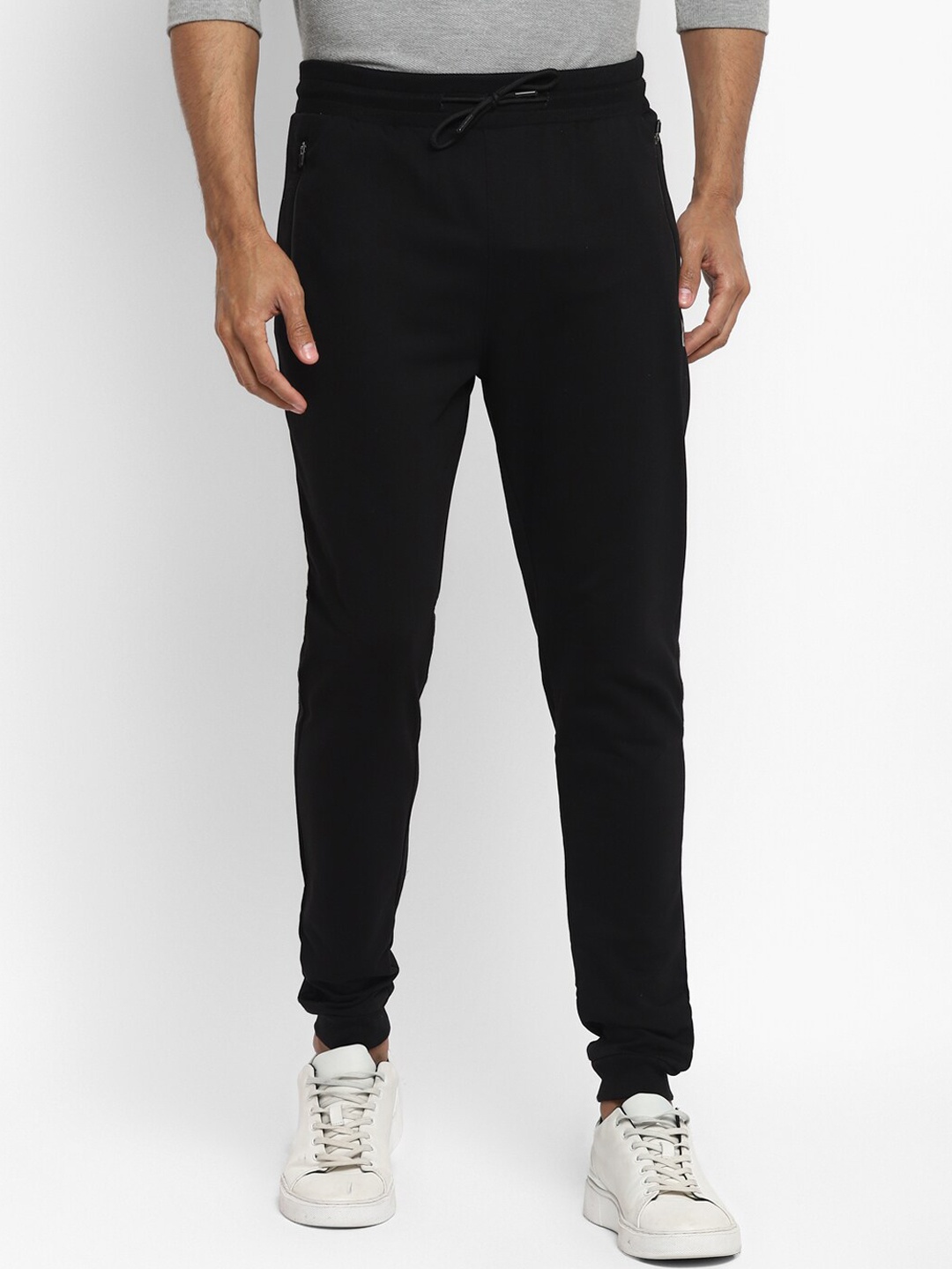 

Turtle Men Black Solid Slim-fit Joggers
