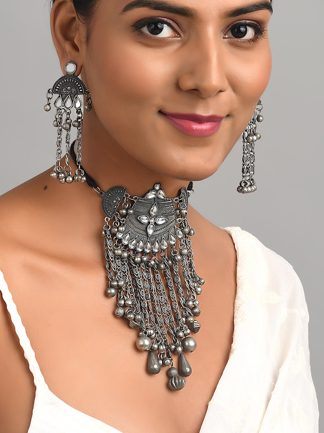 

Fida Oxidised Silver-Plated White Stone-Studded & Ghungroo Beaded Jewellery Set