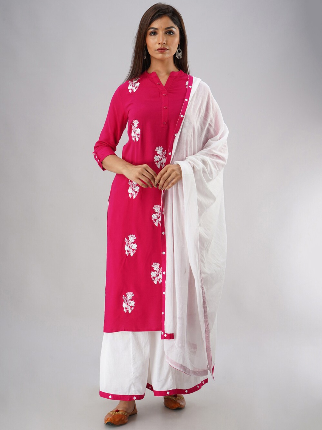 

MAUKA Women Pink Thread Work Kurti with Palazzos