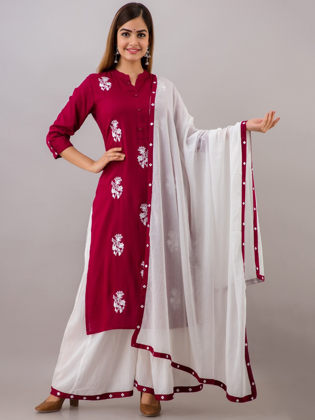 

MAUKA Women Maroon Ethnic Motifs Embroidered Mirror Work Kurta Palazzos With Dupatta