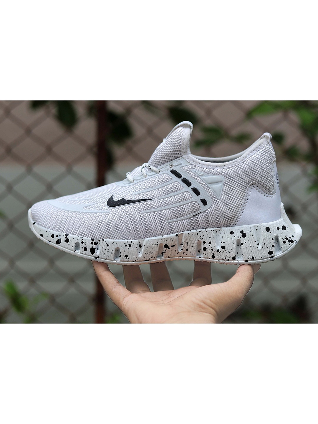 

FOUR STAR TRUCK SALES Men White Perforations Sneakers