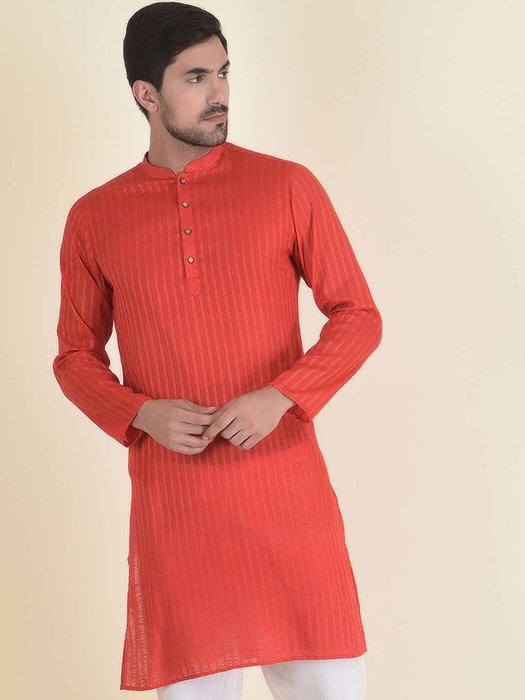 

DEYANN Men Red Striped Jacquard Thread Work Kurta