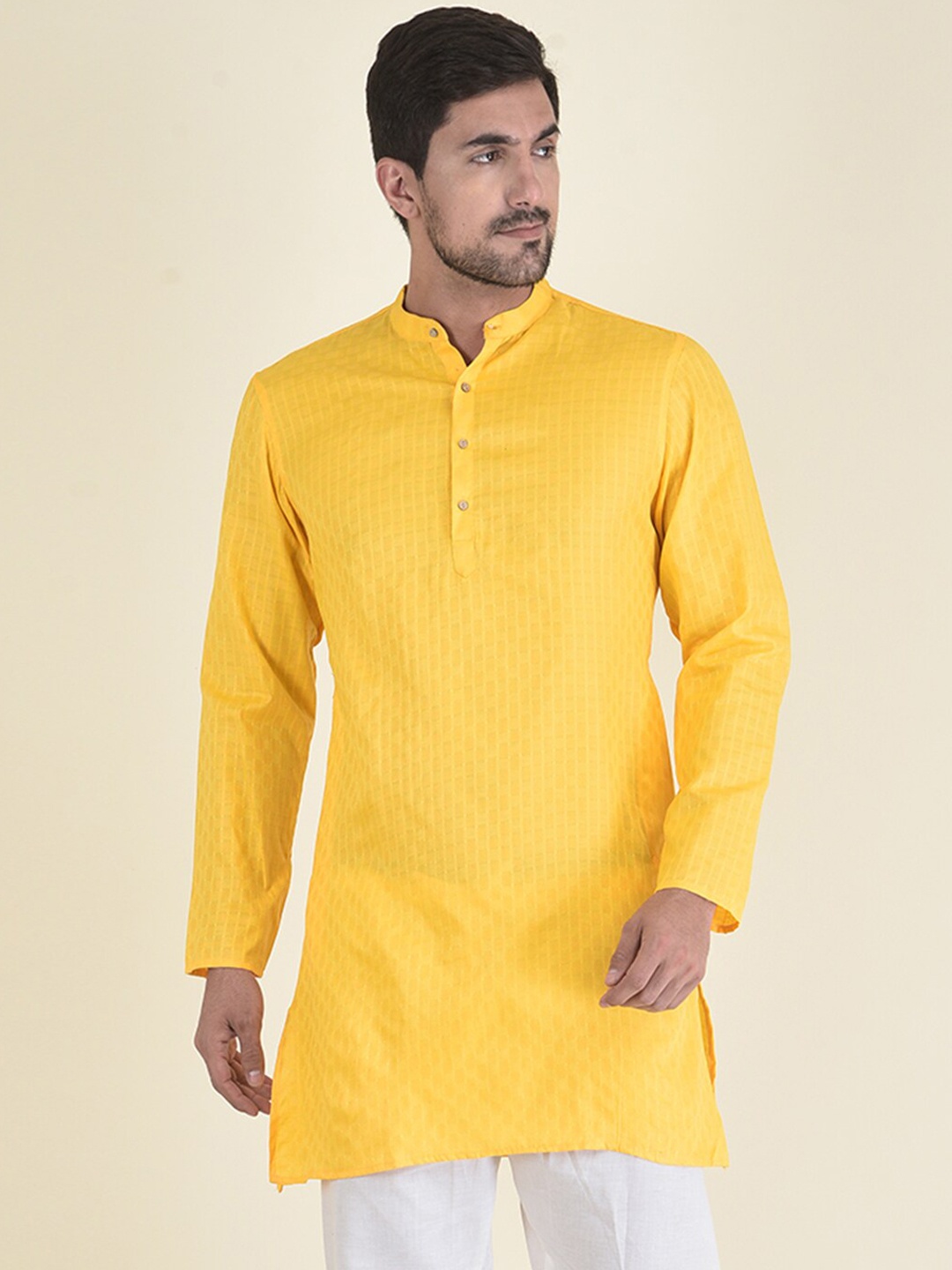

DEYANN Men Yellow Kurta with Pyjamas