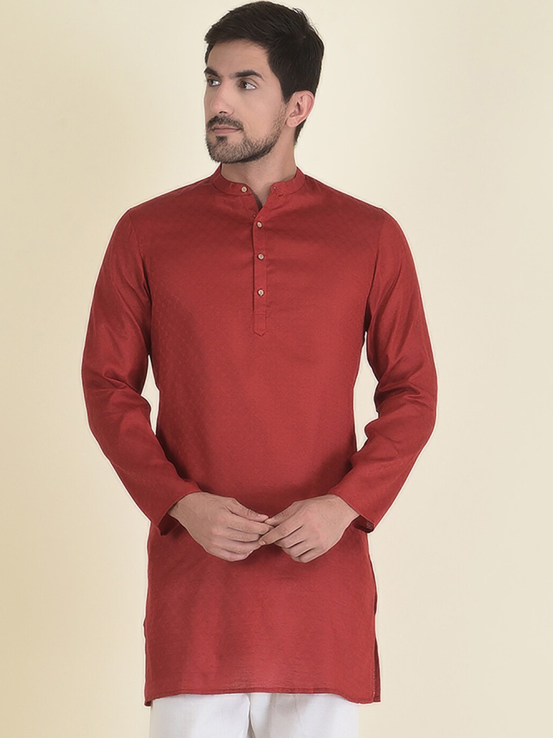 

DEYANN Men Maroon Kurta with White Pyjama