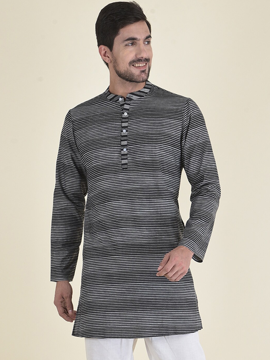 

DEYANN Men Black Striped Empire Kurti with Trousers