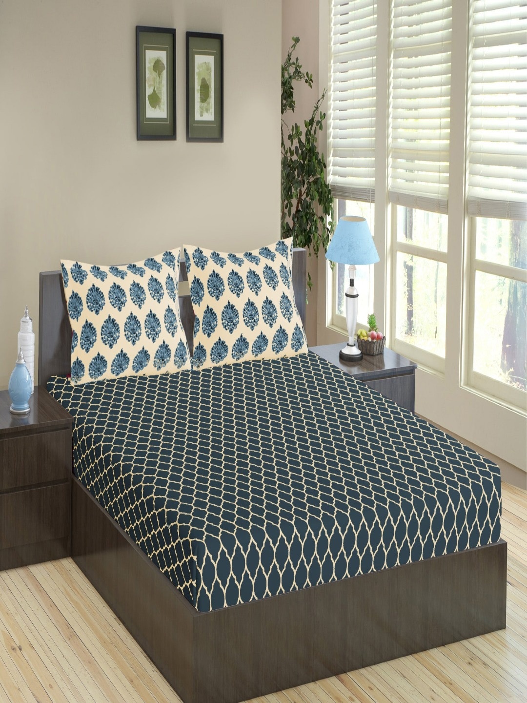 

Trance Home Linen Dori & Damask Blue 200 TC King Flat Bedsheet with 2 Pillow Covers