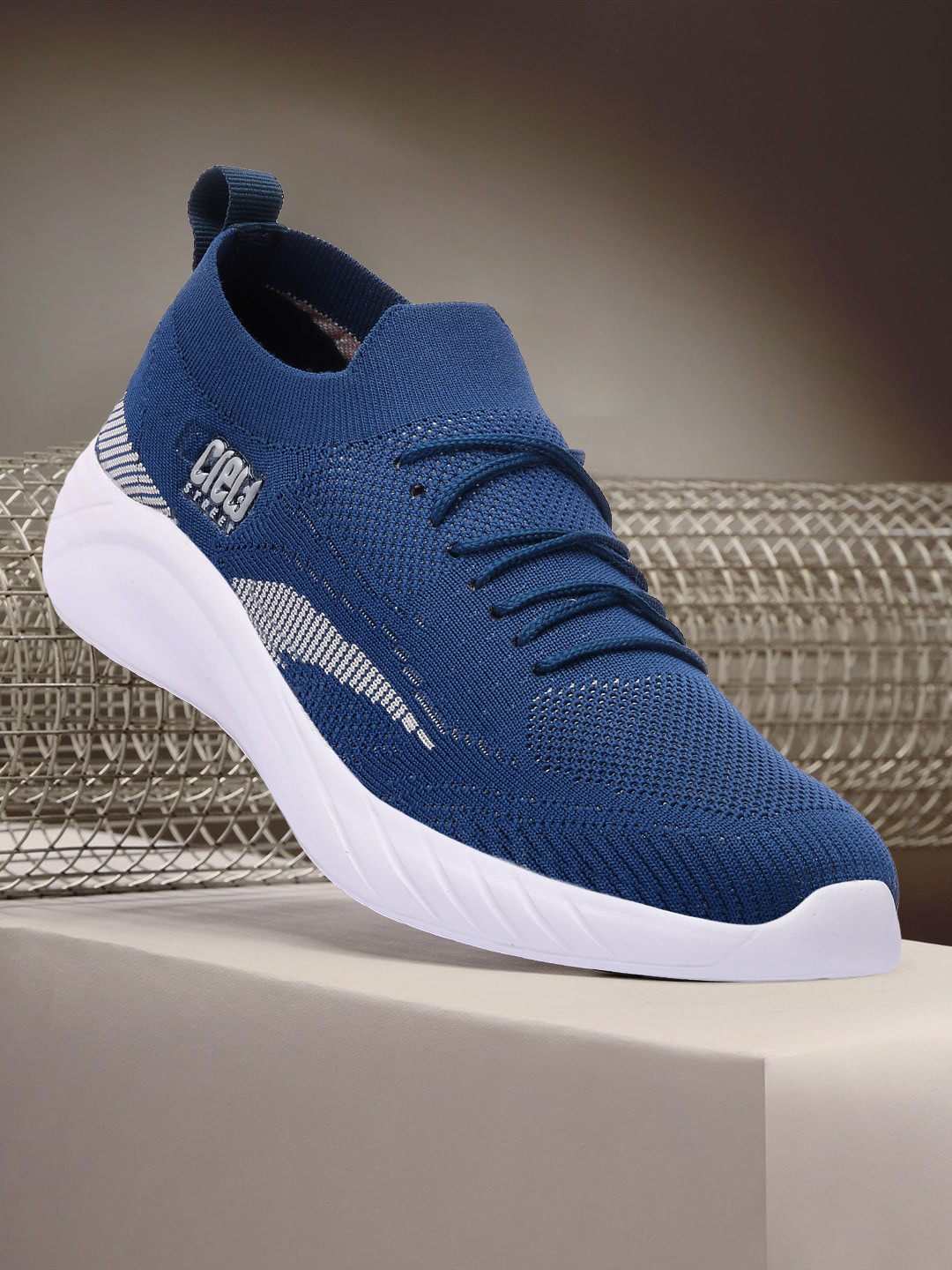 

Crew STREET Men Blue Sneakers
