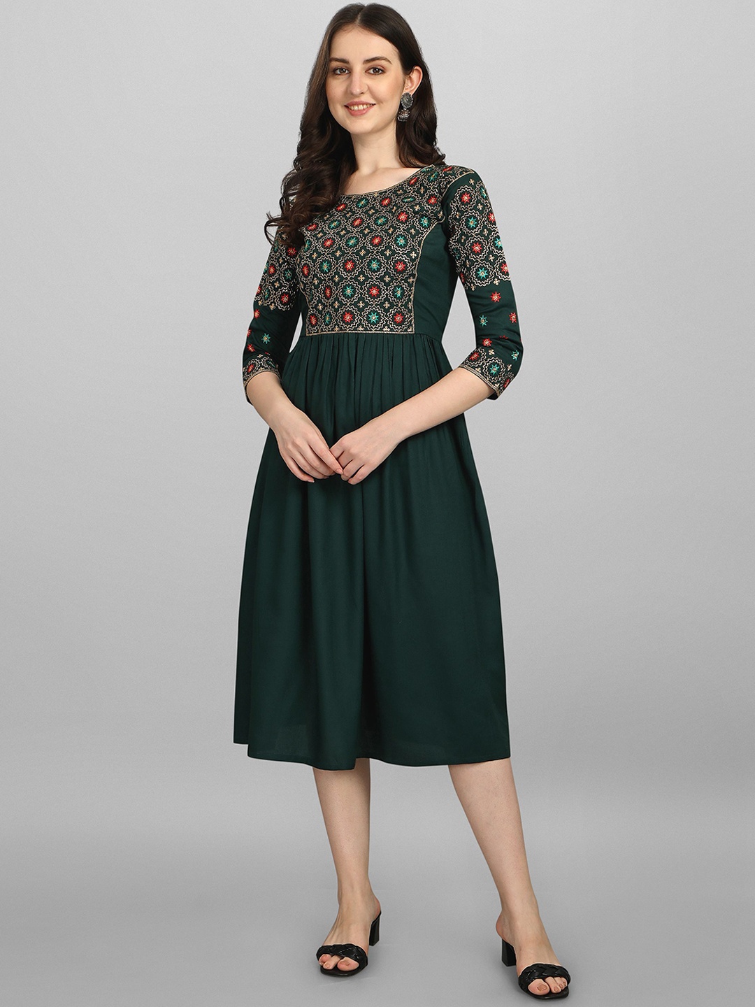 

FabFairy Women Green Geometric Yoke Design Thread Work Anarkali Kurta