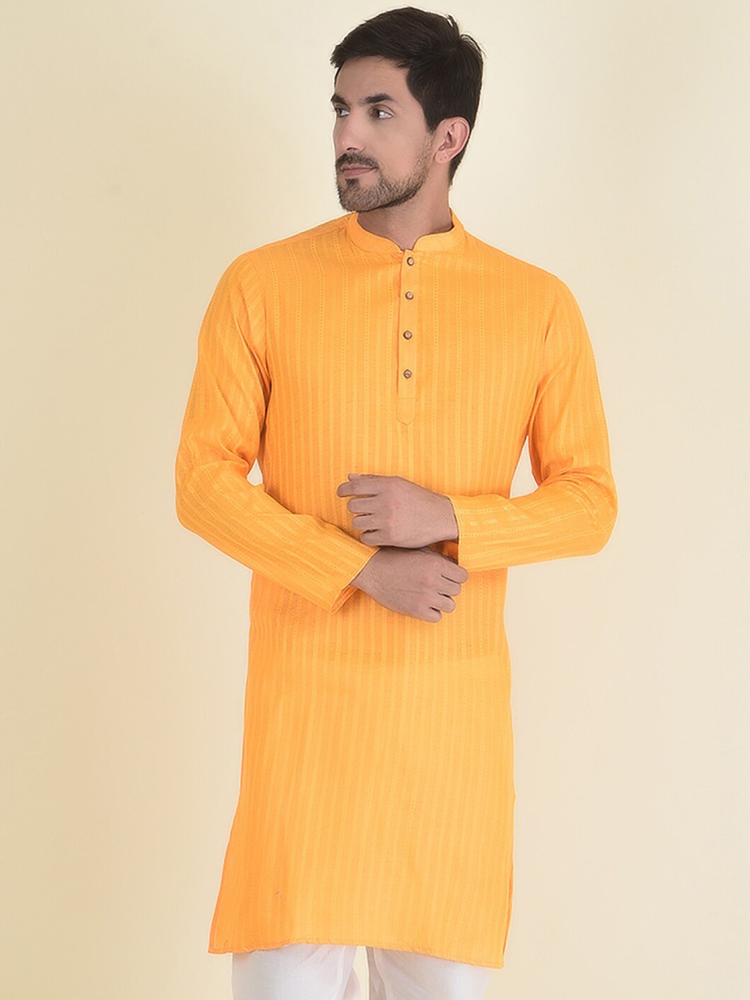 

DEYANN Men Yellow Kurta with Pyjamas