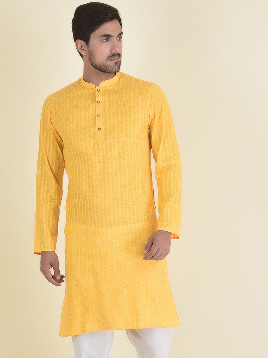 

DEYANN Men Yellow Kurta with Pyjamas