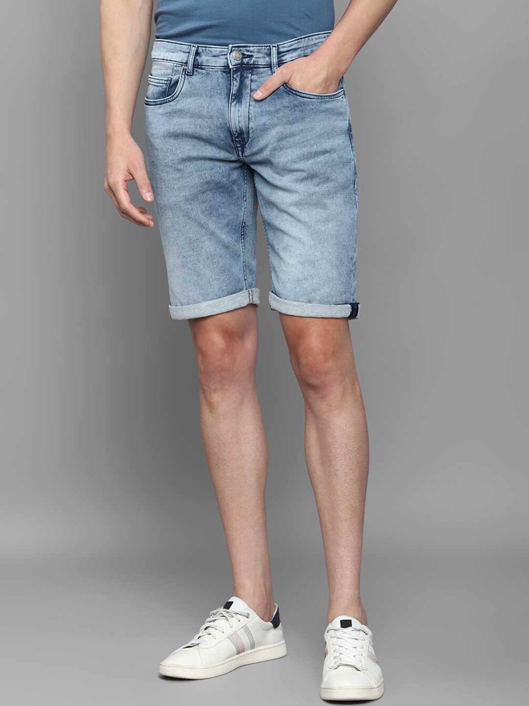 

Louis Philippe Jeans Men Blue Washed Slim Fit Denim Shorts