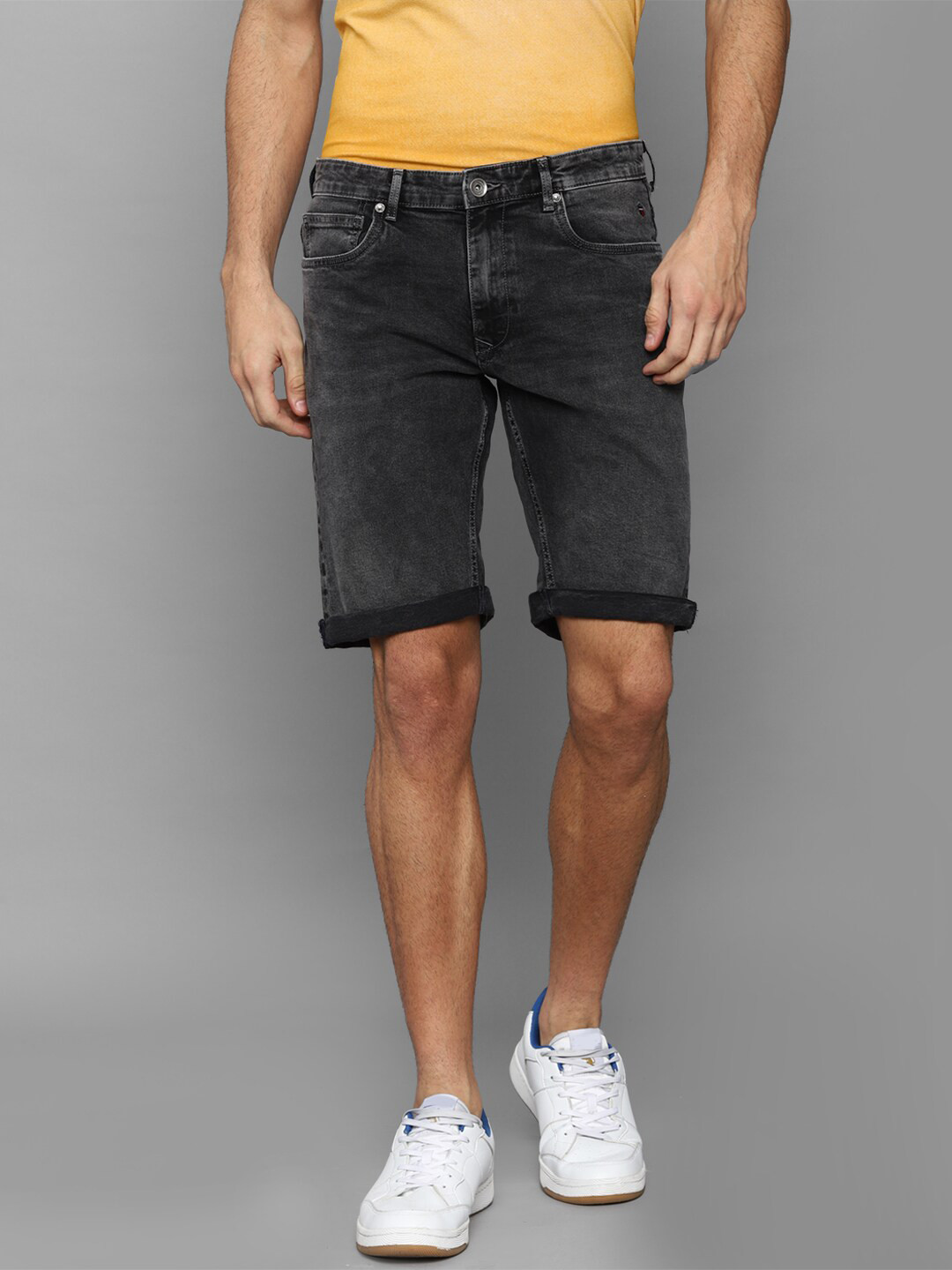 

Louis Philippe Jeans Men Black Washed Slim Fit Denim Shorts