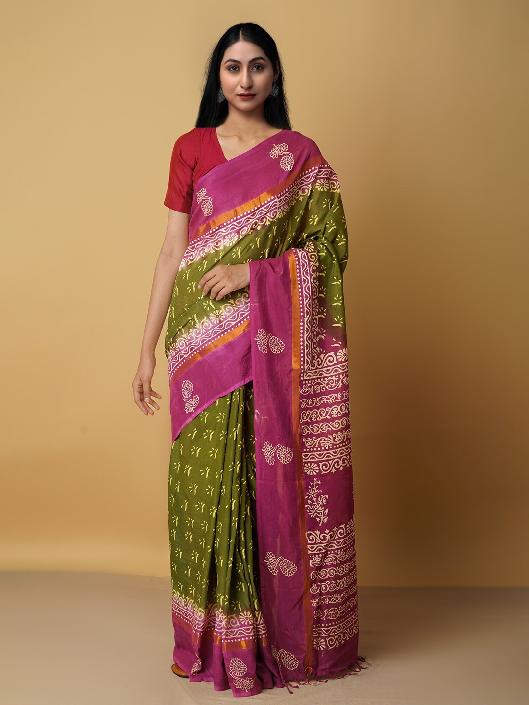

Unnati Silks Green & Pink Ethnic Motifs Silk Blend Baluchari Saree