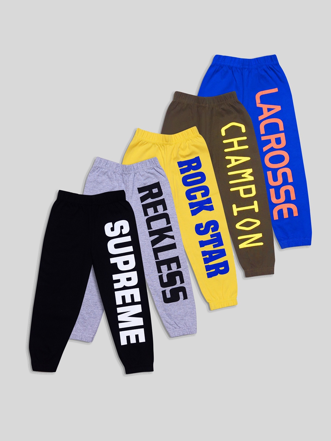 

KUCHIPOO Kids Pack Of 5 Typography Printed Joggers, Black