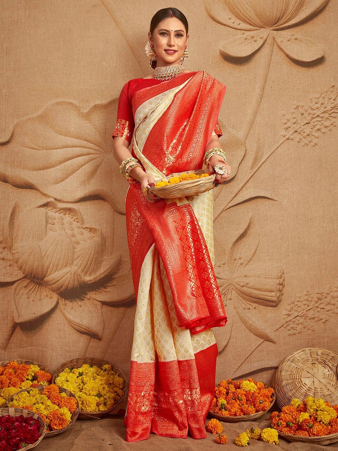

Mitera Off White & Gold-Toned Paisley Zari Silk Blend Kanjeevaram Saree