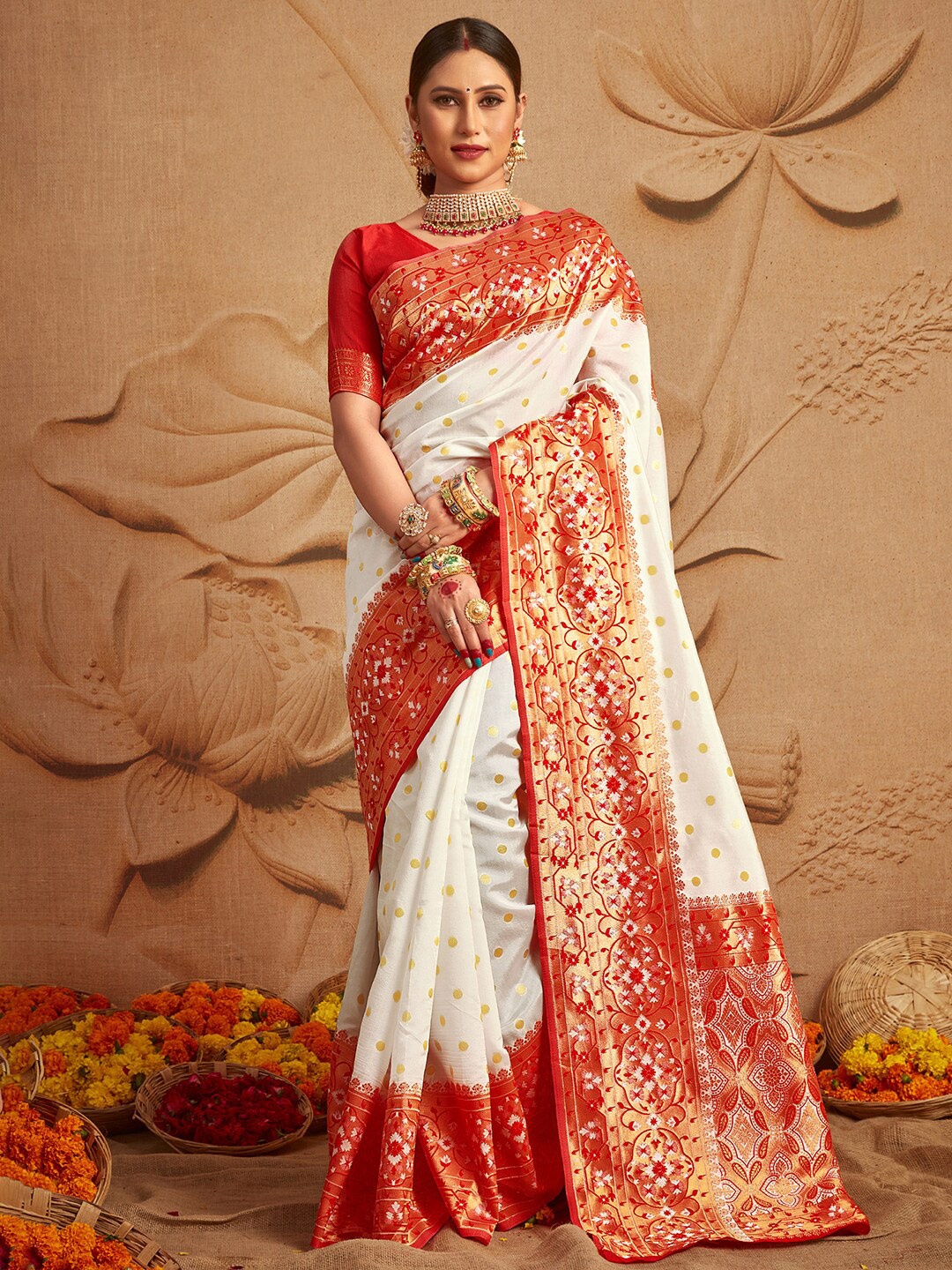 

Mitera White & Red Ethnic Motifs Zari Silk Blend Kanjeevaram Saree