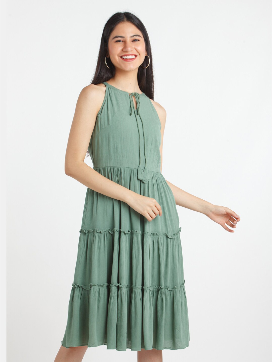 

Zink London Green Tie-Up Neck Tiered Midi Dress