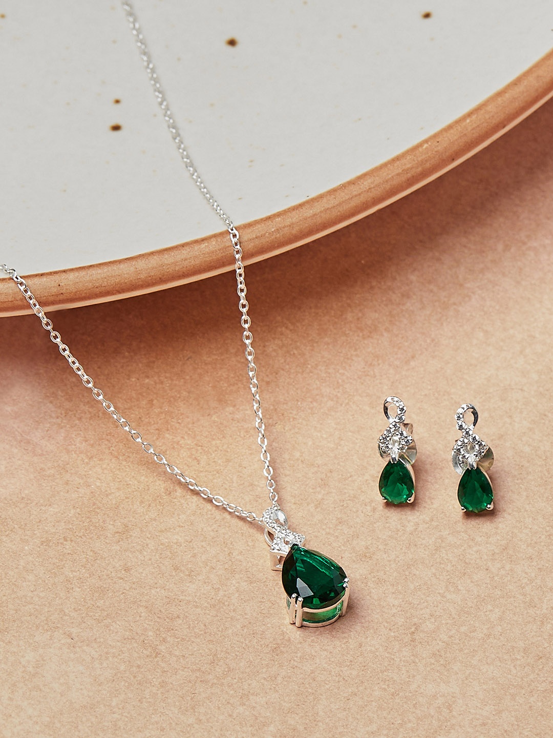 

Studio Voylla 925 Sterling Silver Glamorous Green White Pendant Set With Chain