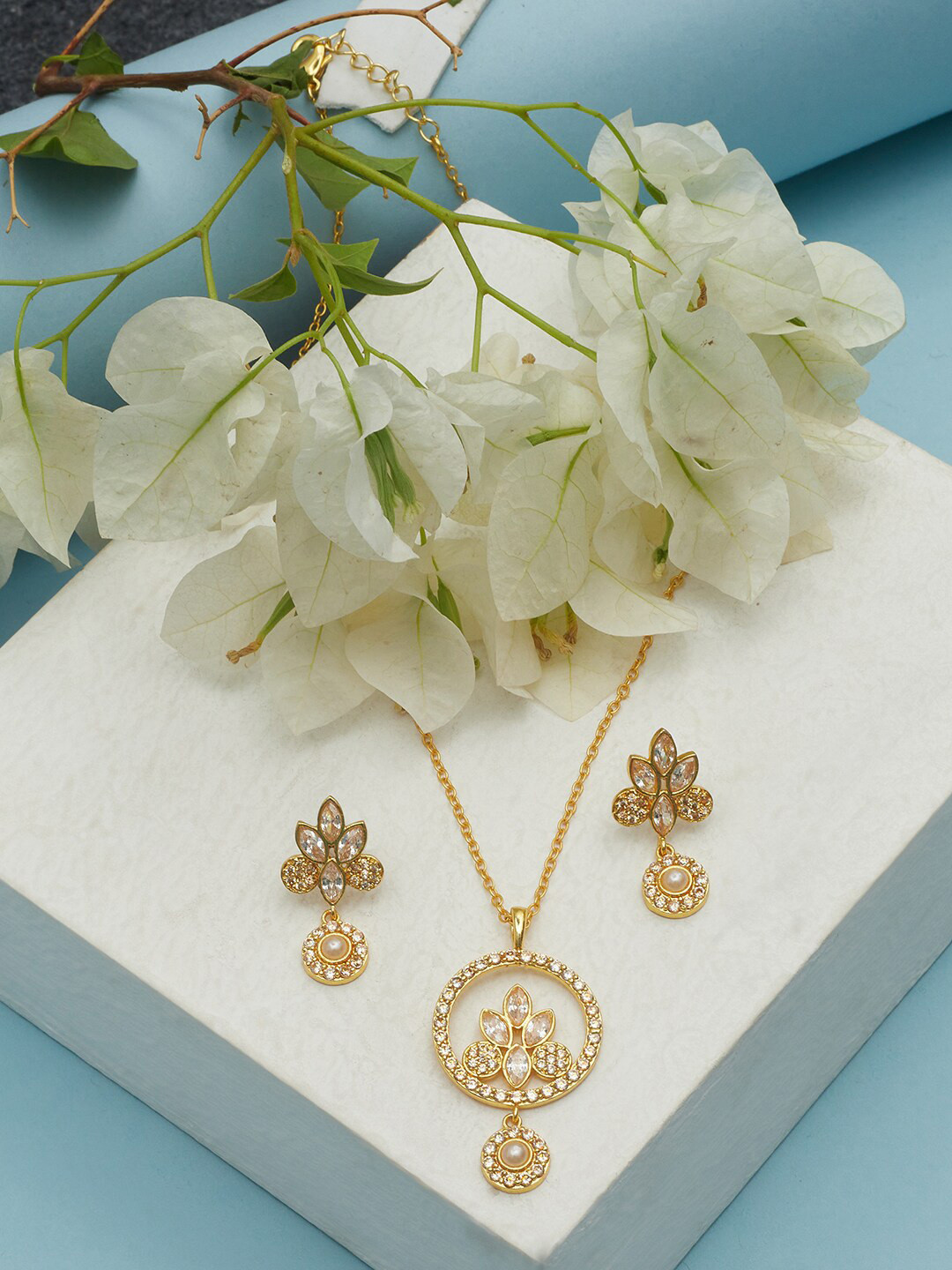 

Voylla Gold-Plated White Brass Pendant Set