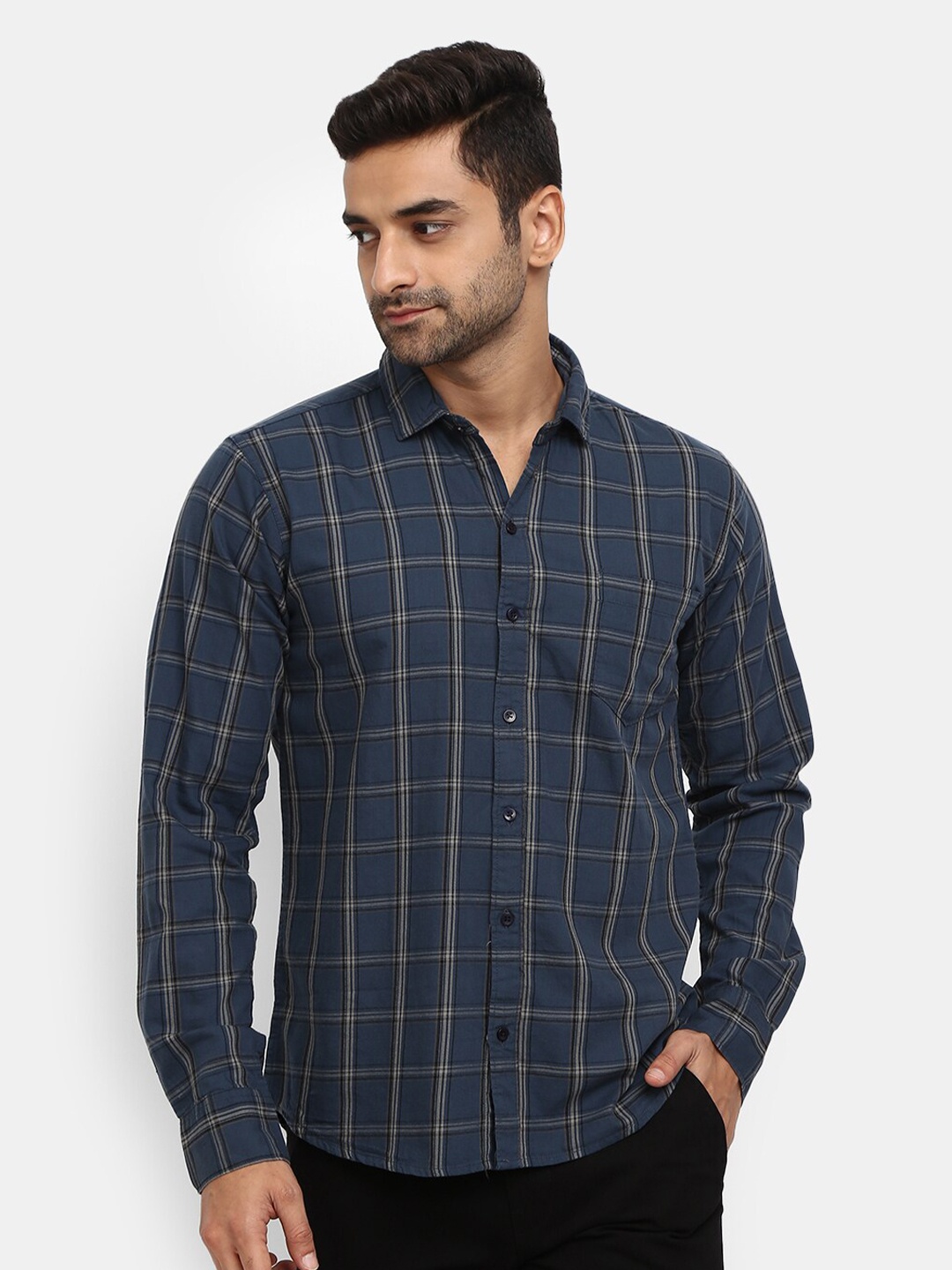 

V-Mart Men Grey Classic Checked Casual Shirt