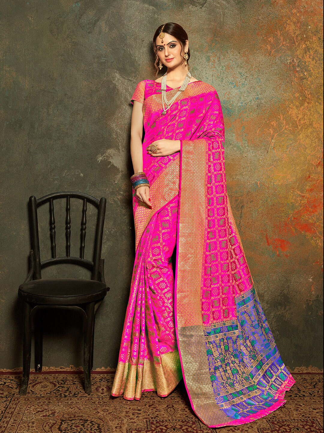 

Shaily Pink & Gold-Toned Woven Design Zari Silk Blend Patola Saree