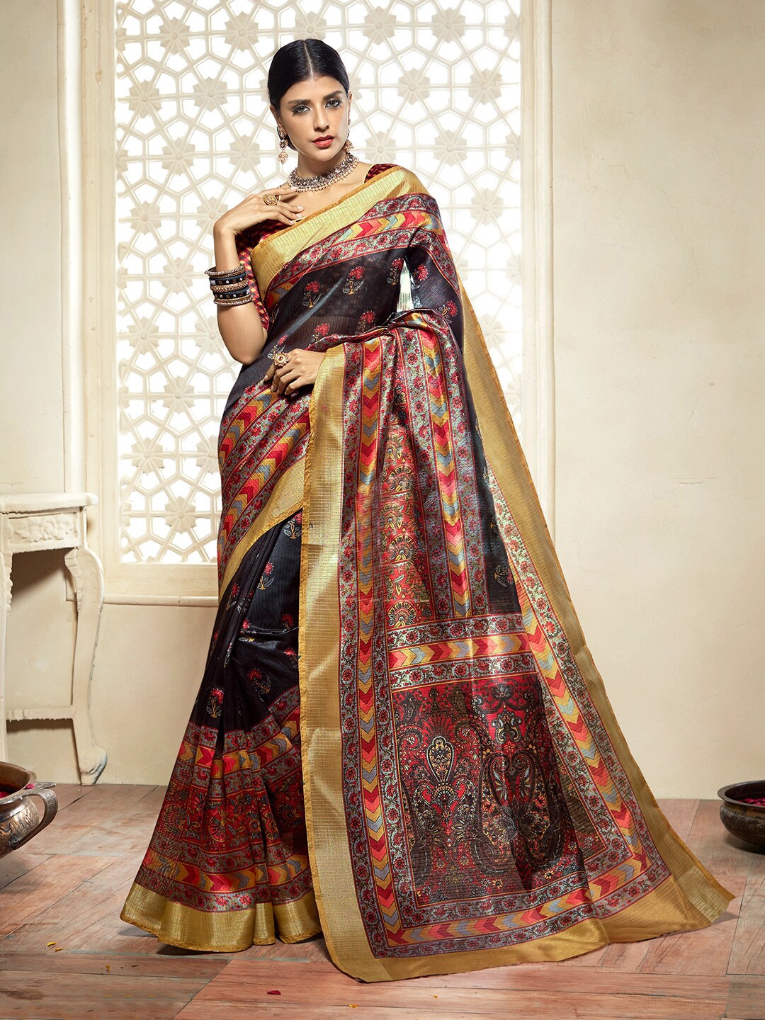 

Shaily Brown Floral Zari Silk Cotton Saree