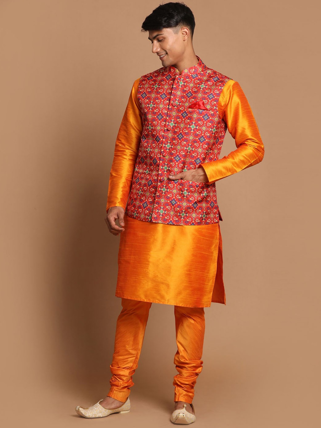 

VASTRAMAY Men Orange Floral Angrakha Kurta with Pyjama And Patola Printed Nehru Jacket