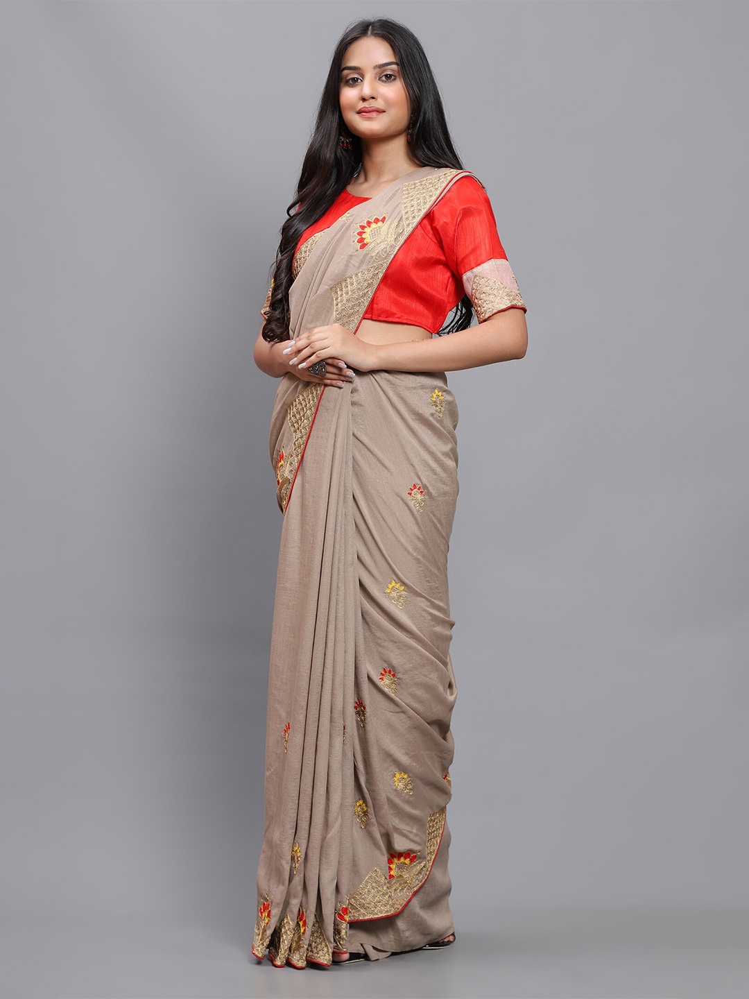 

3BUDDY FASHION Beige & Gold-Toned Floral Embroidered Jute Silk Venkatgiri Saree