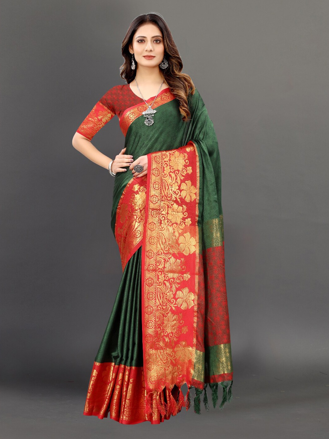 

VSaree Green & Gold-Toned Woven Design Zari Banarasi Saree