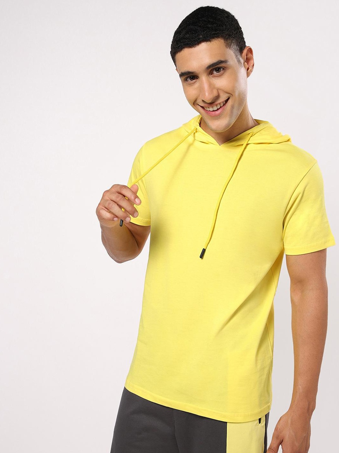 

Bewakoof Men Yellow Pure Cotton Loose T-shirt