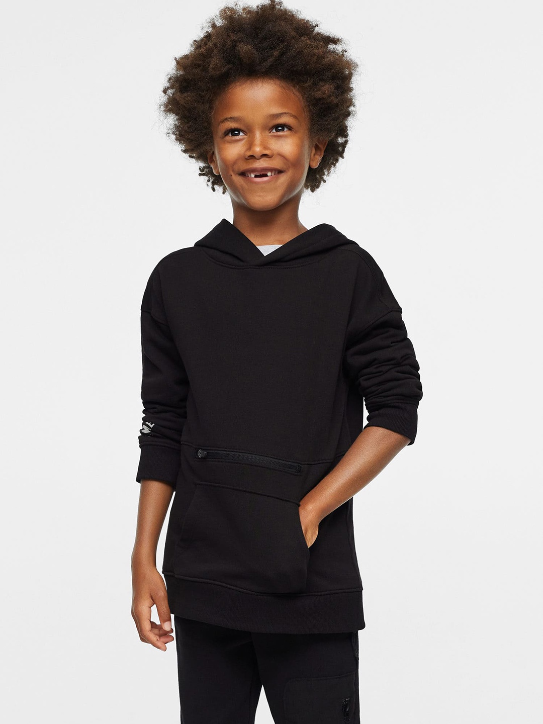 

Mango Kids Boys Black Solid Pure Cotton Hooded Sweatshirt