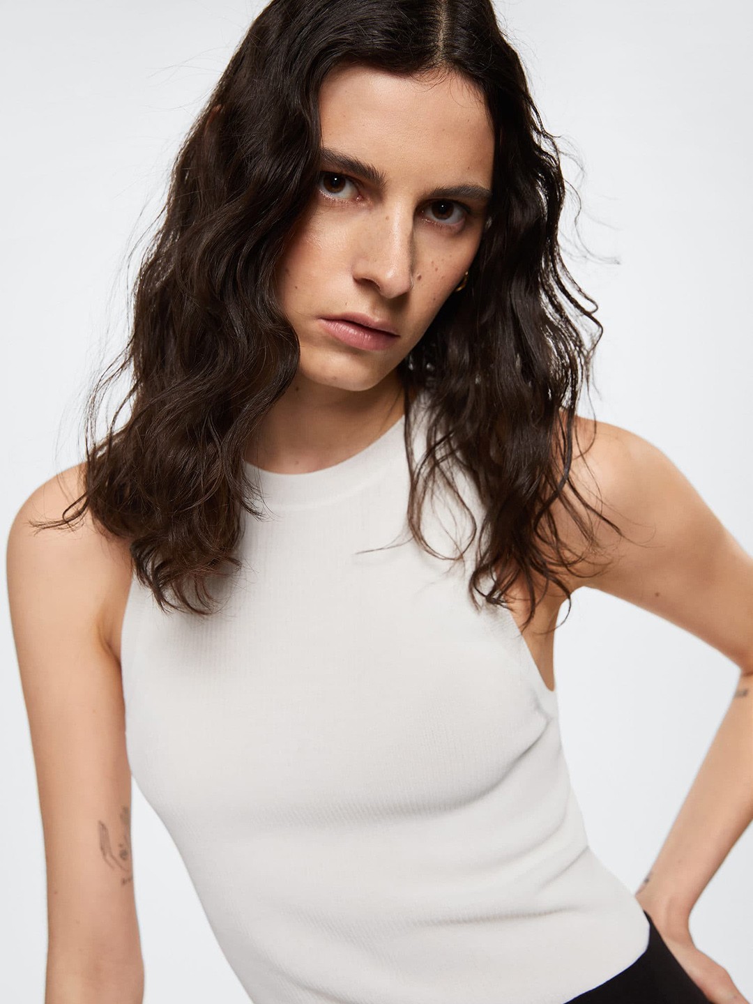 

MANGO White Ribbed Top